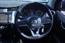 2021 Nissan
                Navara ST