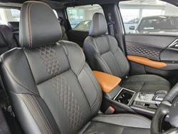 2023 Mitsubishi Outlander PHEV Exceed Tourer ZM MY24 AWD White Diamond with Black Mica Roof