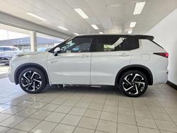 2023 Mitsubishi Outlander PHEV Exceed Tourer ZM MY24 AWD White Diamond with Black Mica Roof