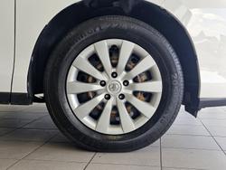 2016 Toyota Tarago GLi ACR50R White