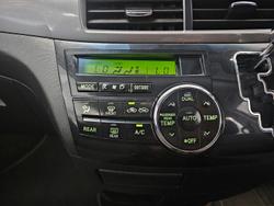 2016 Toyota Tarago GLi ACR50R White