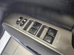 2016 Toyota Tarago GLi ACR50R White