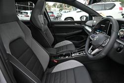 2025 Volkswagen Golf 110TSI R-Line