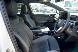 2025 Volkswagen ID.5 Pro