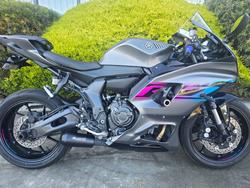 Yamaha YZF-R7LA