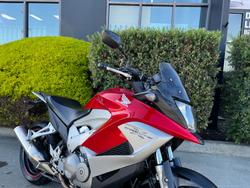 2011 Honda VFR800X CROSSRUNNER Red