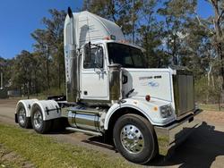 2007 Western Star
4800Fx, Cat C15 500Hp, 18Sp