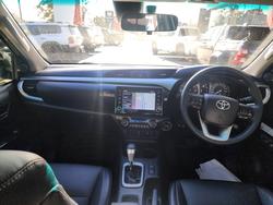 2022 Toyota HiLux SR5
