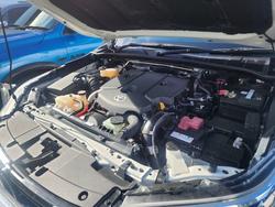 2022 Toyota HiLux SR5