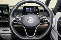 2025 Volkswagen ID. Buzz Pro BEV560