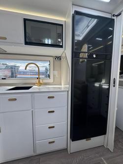 2025 JB Caravans Gator X 17'10 Fd Cafe