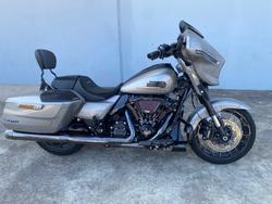 Harley-Davidson FLHXSE CVO Street Glide