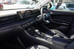 2025 MG HS Super Hybrid Essence