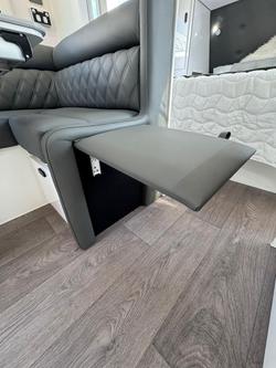 2025 JB Caravans Gator X 17'10 Rd L Lounge