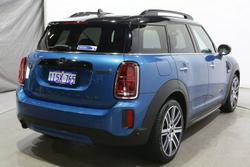 2022 MINI
                Countryman The Cooper SE MINI Yours