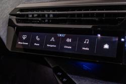 2025 Peugeot 3008 GT Premium Hybrid P64 MY25 Okenite White