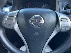 2017 Nissan
                Navara RX