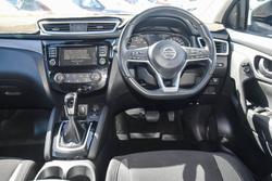 2020 Nissan
                QASHQAI ST+