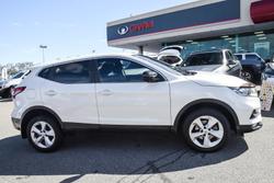 2020 Nissan
                QASHQAI ST+