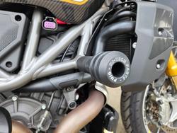 2023 Indian FTR R 1200 CARBON BLACK