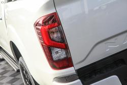 2025 Nissan
                Navara ST-X