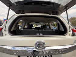 2014 Toyota
                Landcruiser Prado Altitude
