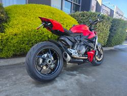 2023 DUCATI STREETFIGHTER V2 Red
