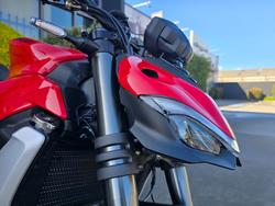 2023 DUCATI STREETFIGHTER V2 Red
