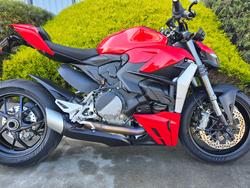Ducati Streetfighter V2