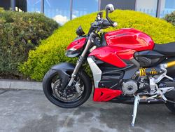 2023 DUCATI STREETFIGHTER V2 Red