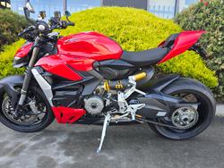 2023 DUCATI STREETFIGHTER V2 Red