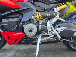 2023 DUCATI STREETFIGHTER V2 Red