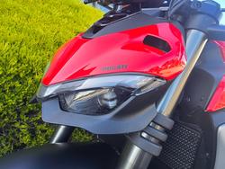 2023 DUCATI STREETFIGHTER V2 Red