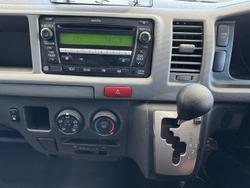 2011 Toyota Hiace Commuter