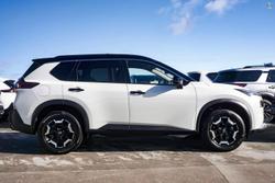 2025 Nissan X-TRAIL N-TREK T33 MY25 4X4 On Demand Ivory Pearl / Black Roof