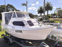 Deltacraft Half Cabin Cruiser