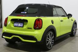 2022 MINI
Convertible Cooper S Classic