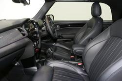 2022 MINI
Convertible Cooper S Classic