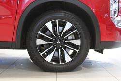 2025 Mitsubishi Outlander LS