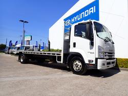 2017 ISUZU FRR 107-210 WHITE