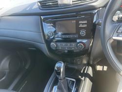 2020 Nissan
                X-TRAIL ST