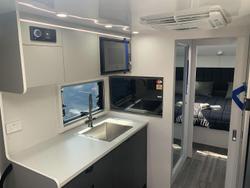 2025 Lotus Caravans Freelander Fr22cl 22'