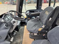 2005 JCB 3220