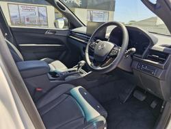 2025 KGM Musso Ultimate Q261 MY26 4X4 Dual Range Grand White