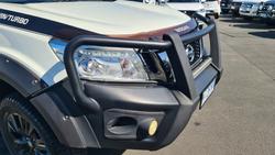 2017 Nissan
Navara ST-X N-SPORT Black Edition