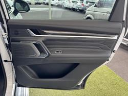 2025 LDV D90 Executive