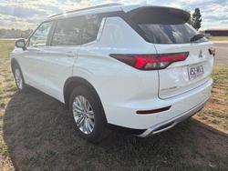 2025 Mitsubishi Outlander LS