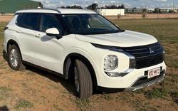 2025 Mitsubishi Outlander LS