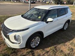 2025 Mitsubishi Outlander LS