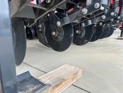 0 Semeato Pd 17 - 3M 6 Row Double Disc Seeder With Front Coulters RED